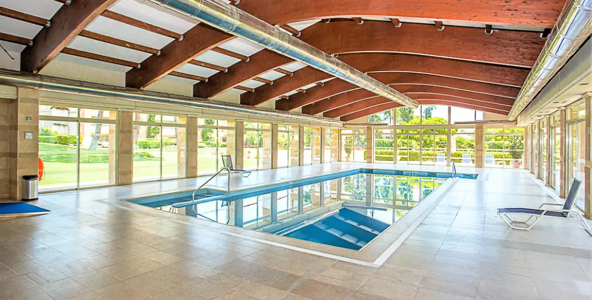 Short-term rent of middle floor apartment in The Golden Mile 19