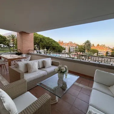 Short-term rent of middle floor apartment in The Golden Mile