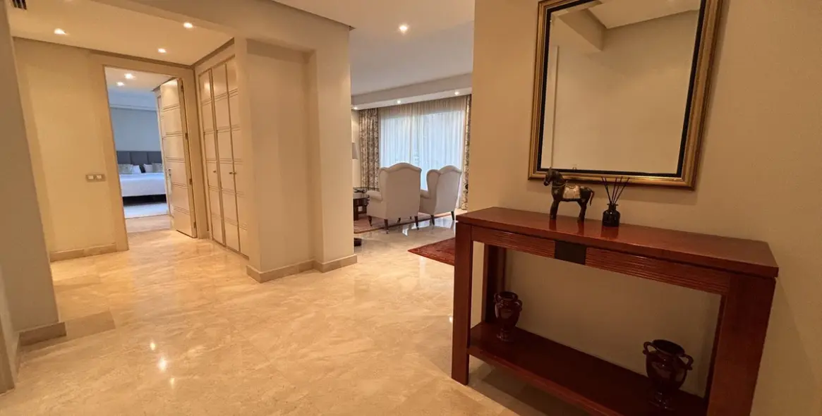 Short-term rent of middle floor apartment in The Golden Mile 7