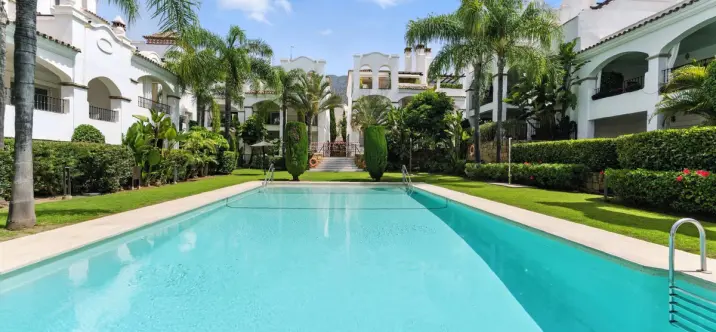 Long-term rent of middle floor apartment in Nagüeles 0