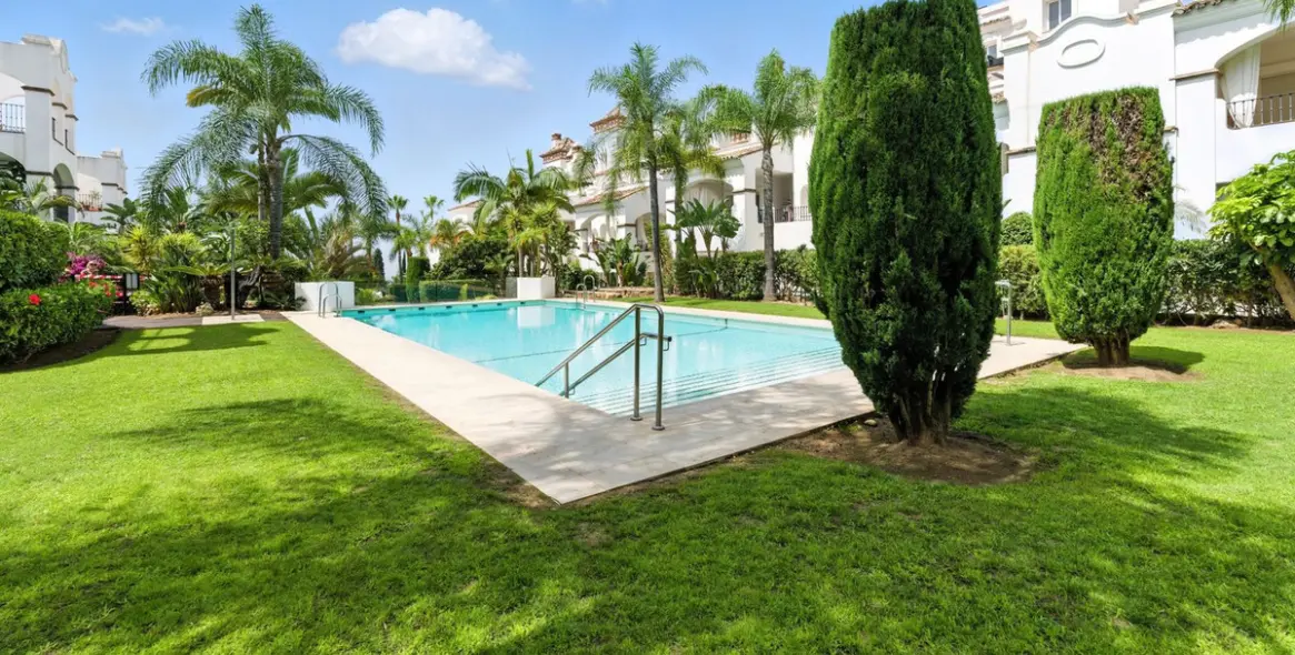 Долгосрочная аренда апартаментов на среднем этаже в Nagüeles 5