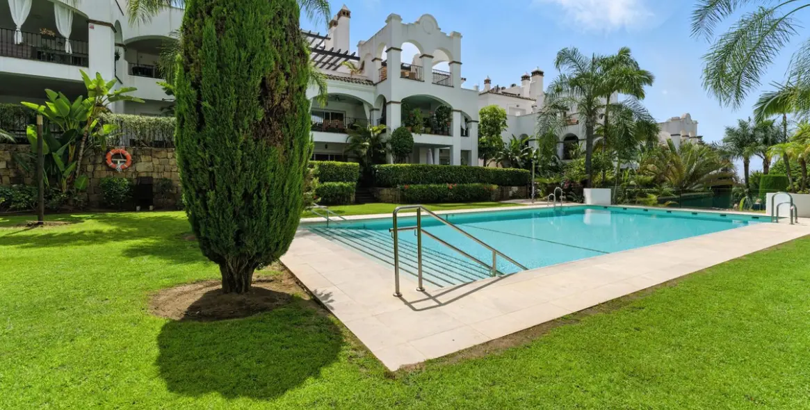 Долгосрочная аренда апартаментов на среднем этаже в Nagüeles 13