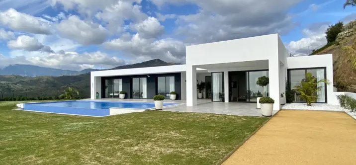 Краткосрочная аренда  отдельно стоящей виллы в Benahavís 0