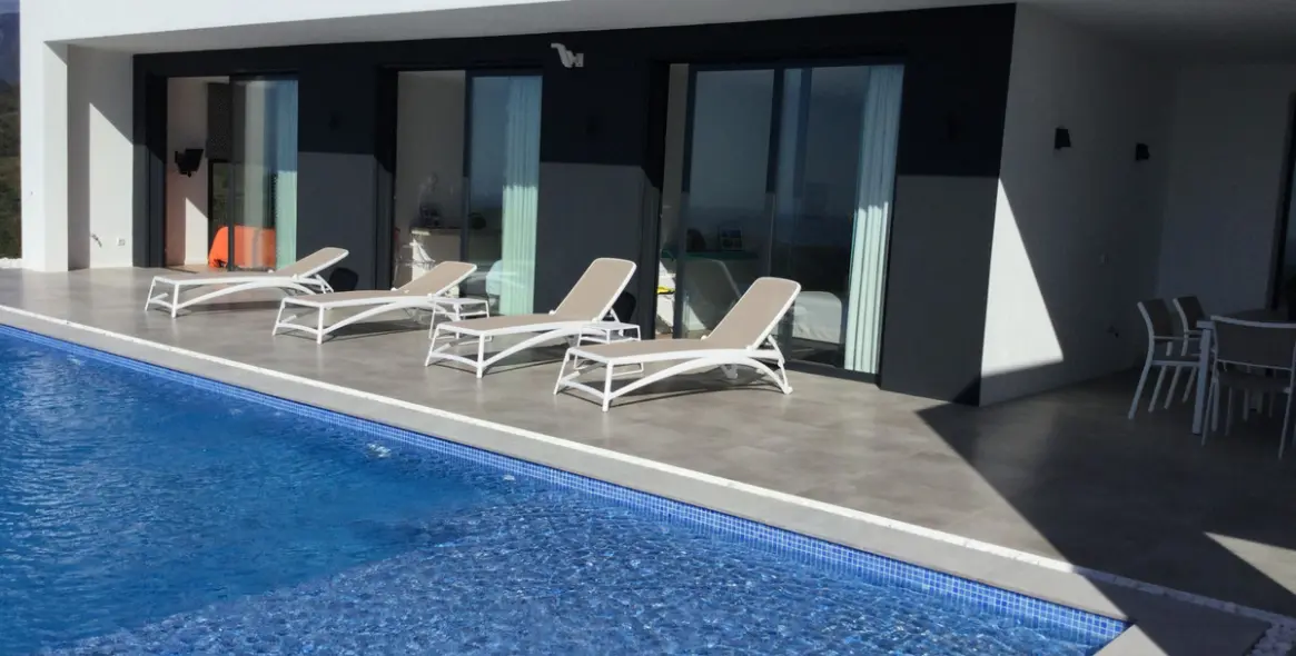 Short-term rent of detached villa in Benahavís 4