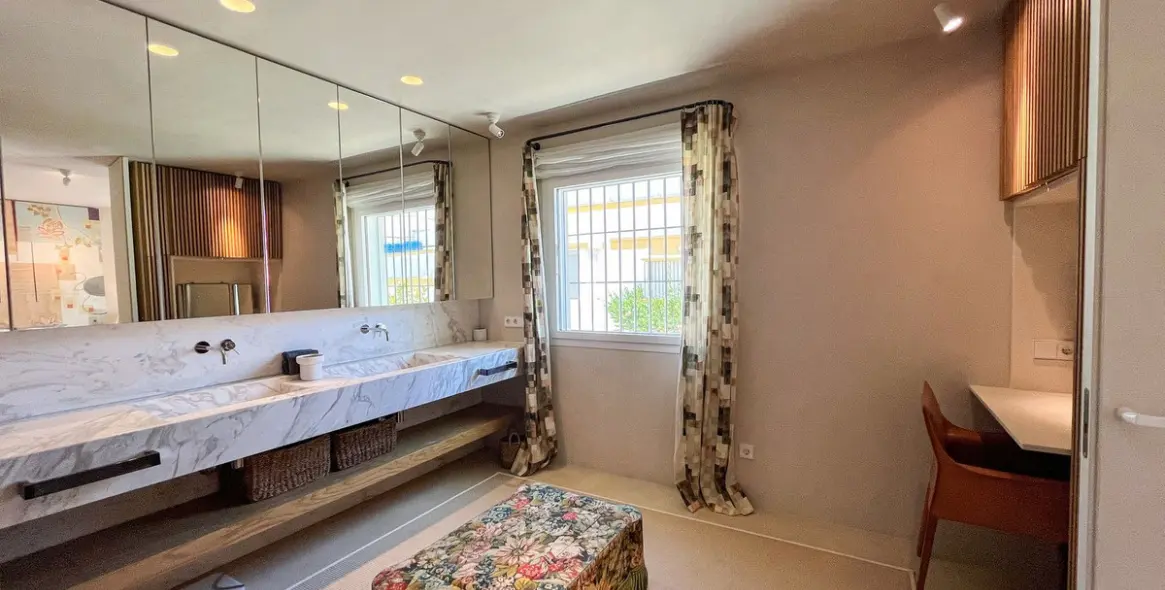 Short-term rent of townhouse in Marbella 16