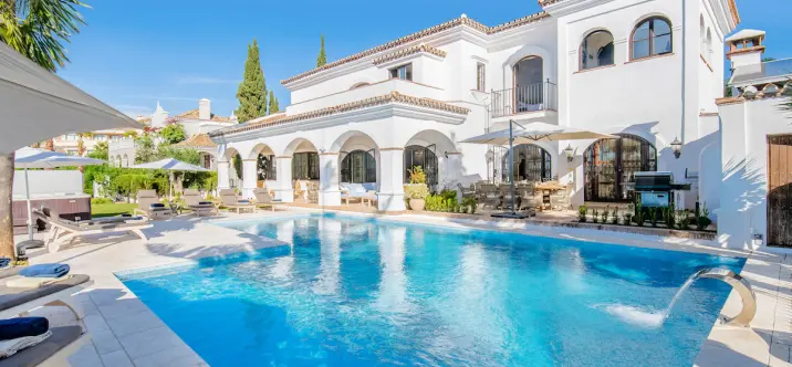 Краткосрочная аренда  отдельно стоящей виллы в Elviria 0