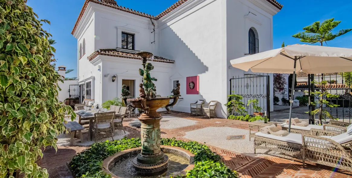 Short-term rent of detached villa in Elviria 7