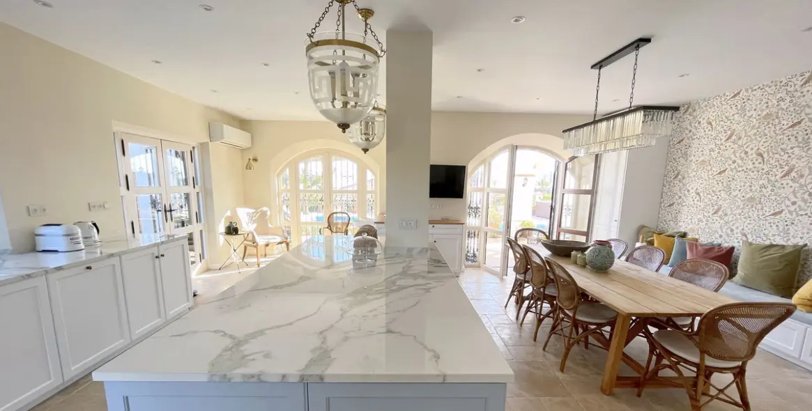 Краткосрочная аренда  отдельно стоящей виллы в Elviria 42