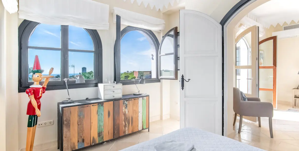 Краткосрочная аренда  отдельно стоящей виллы в Elviria 50