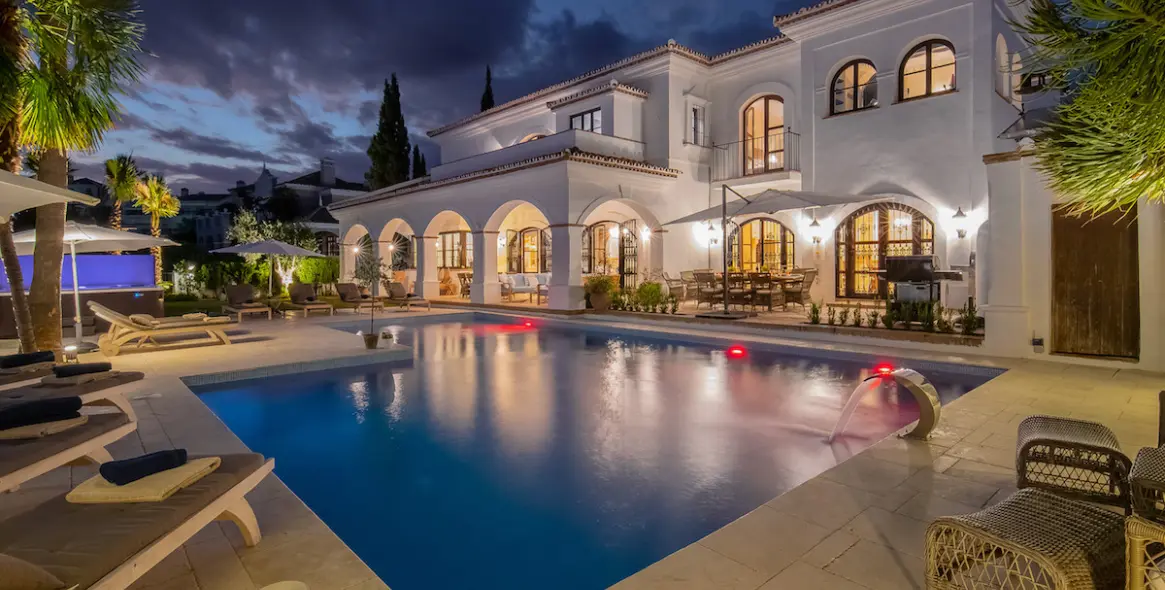 Краткосрочная аренда  отдельно стоящей виллы в Elviria 63