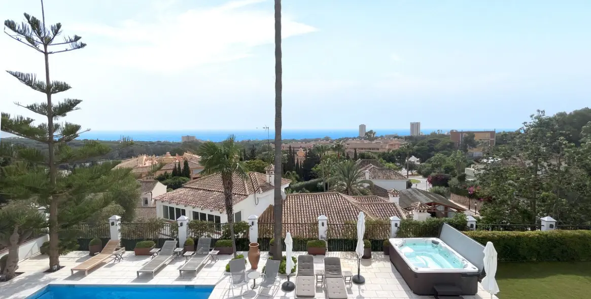 Краткосрочная аренда  отдельно стоящей виллы в Elviria 71