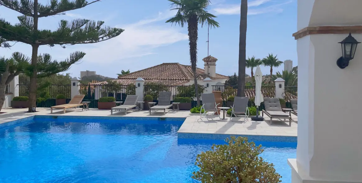 Краткосрочная аренда  отдельно стоящей виллы в Elviria 73