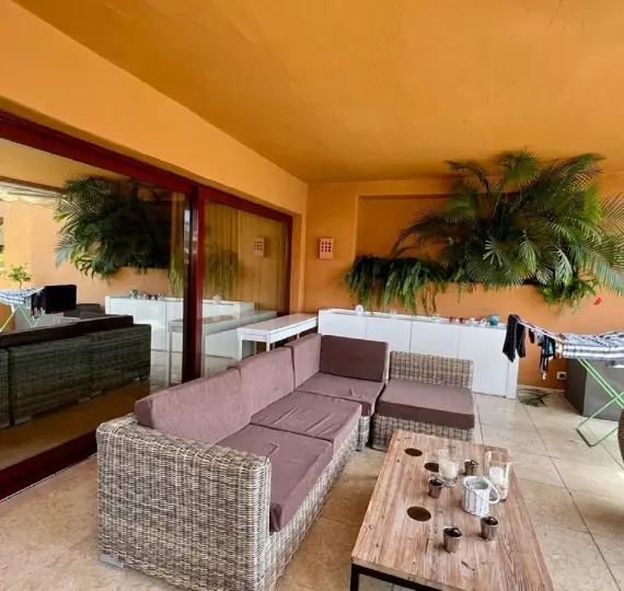 Short-term rent of middle floor apartment in New Golden Mile