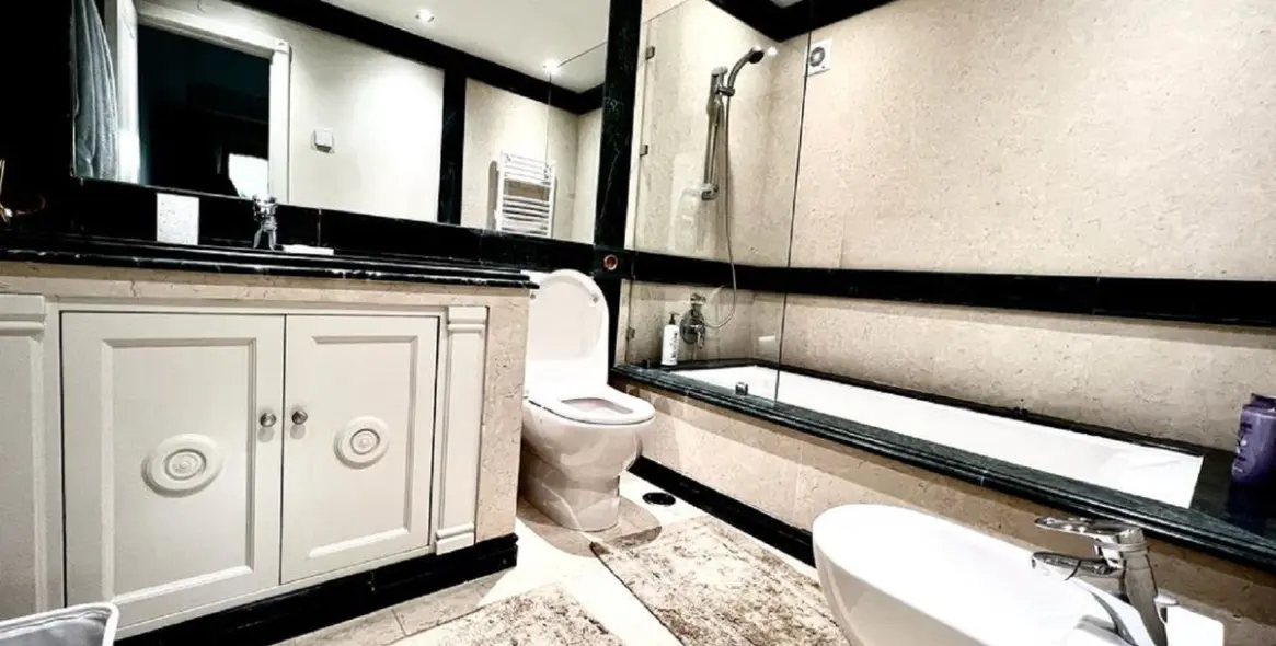 Short-term rent of middle floor apartment in New Golden Mile 20