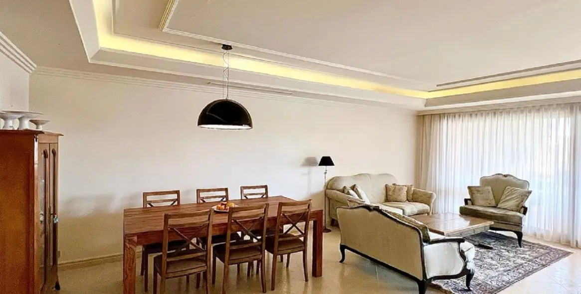 Краткосрочная аренда апартаментов на среднем этаже в New Golden Mile 6