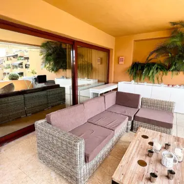 Short-term rent of middle floor apartment in New Golden Mile