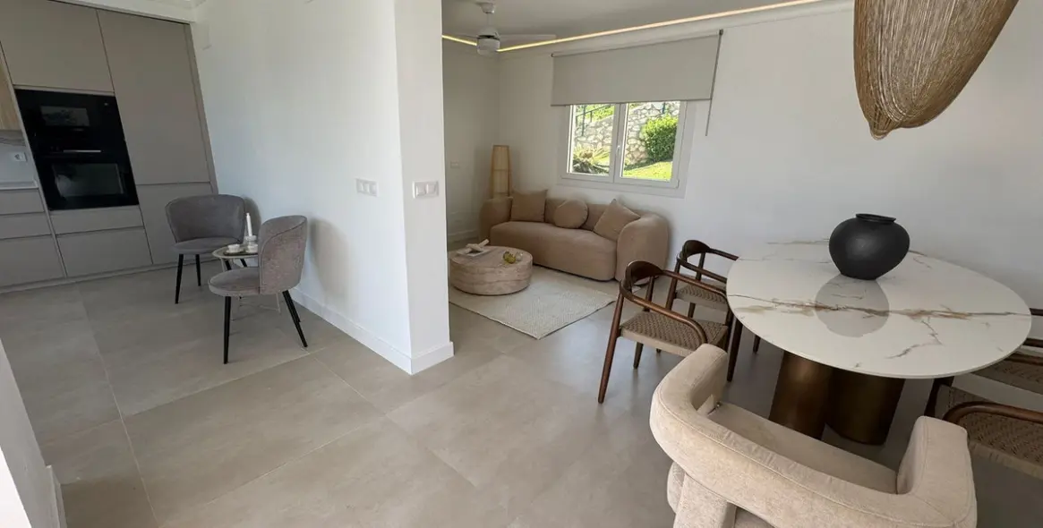 Short-term rent of detached villa in El Faro 7