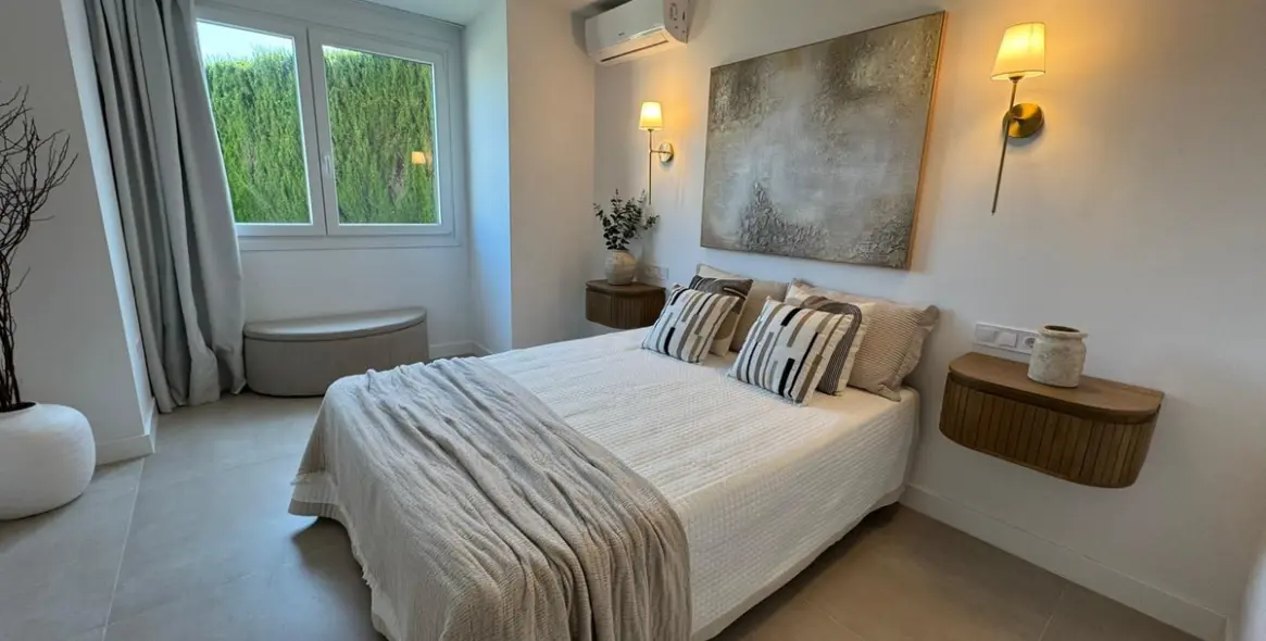 Short-term rent of detached villa in El Faro 12