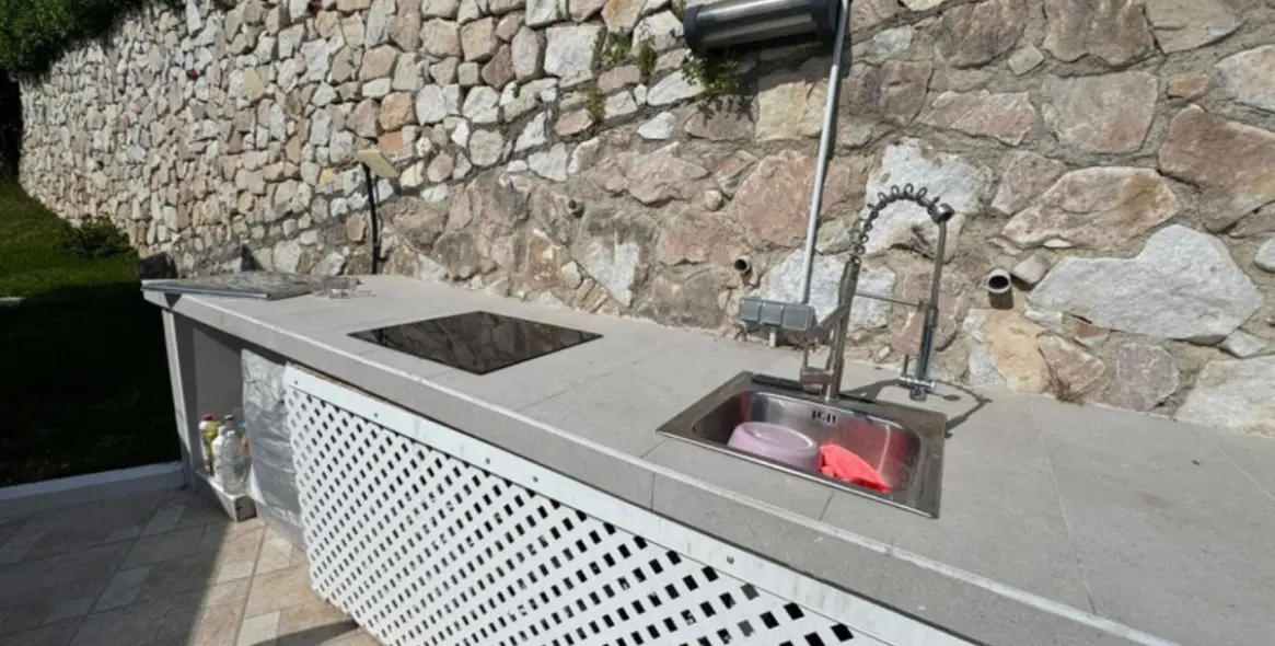 Short-term rent of detached villa in El Faro 19