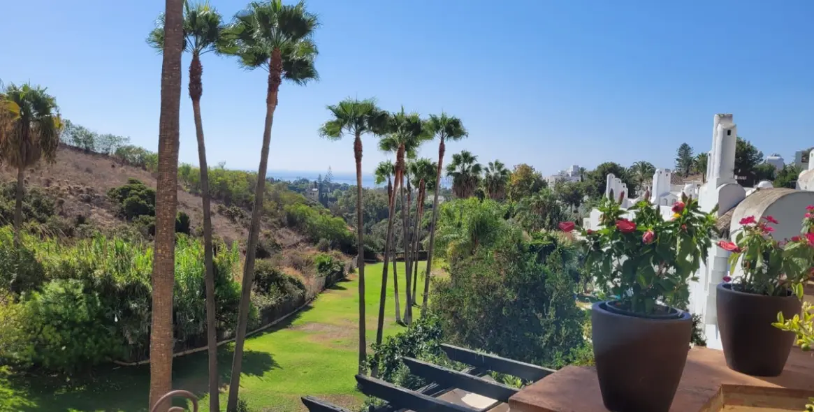 Short-term rent of middle floor apartment in The Golden Mile 1