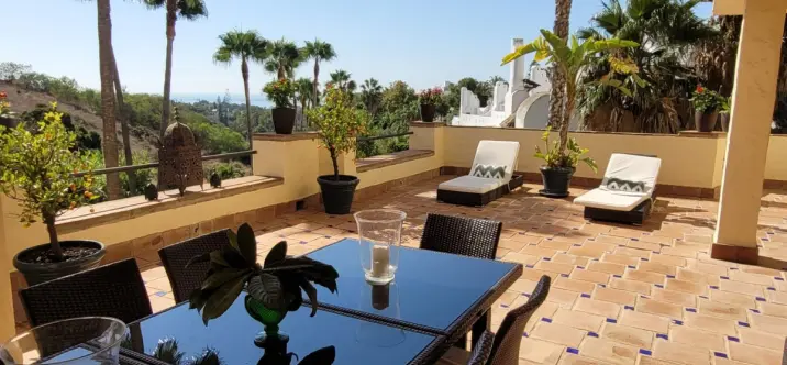 Short-term rent of middle floor apartment in The Golden Mile 1