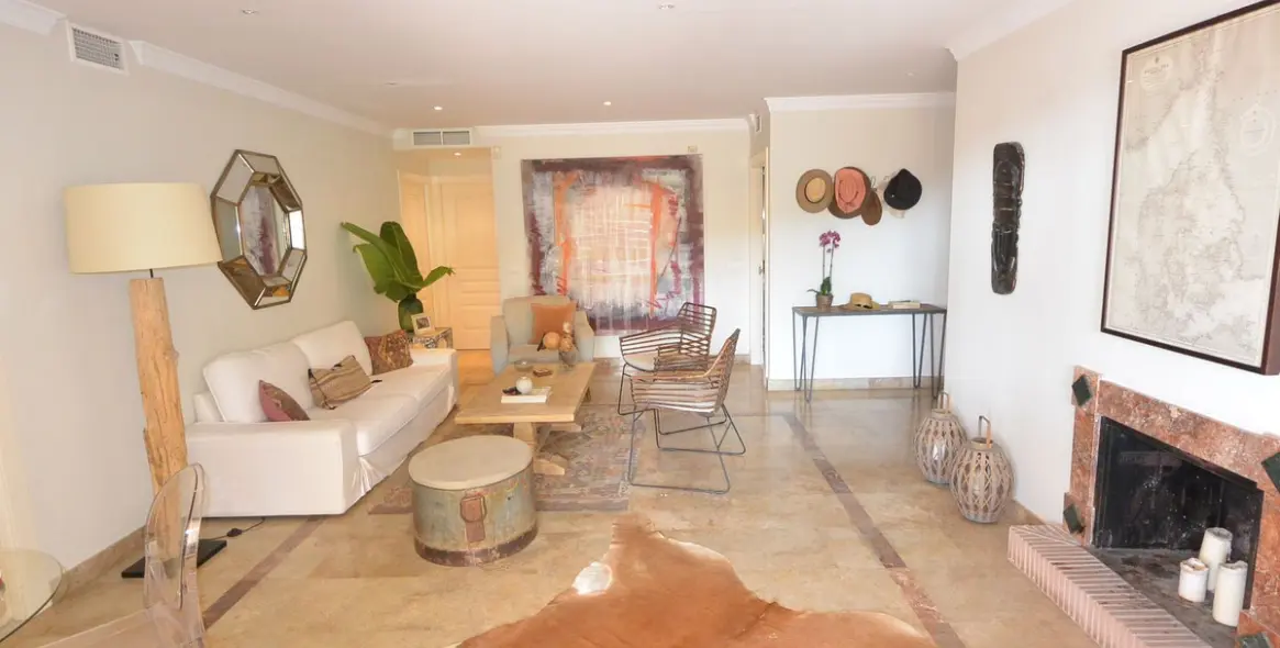 Short-term rent of middle floor apartment in The Golden Mile 3