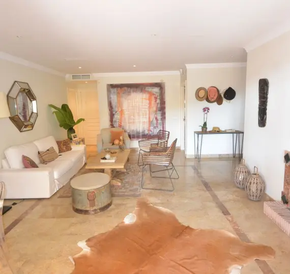 Short-term rent of middle floor apartment in The Golden Mile