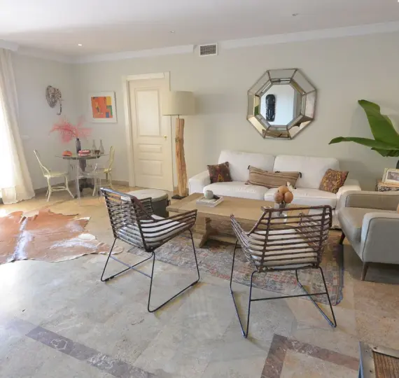 Short-term rent of middle floor apartment in The Golden Mile