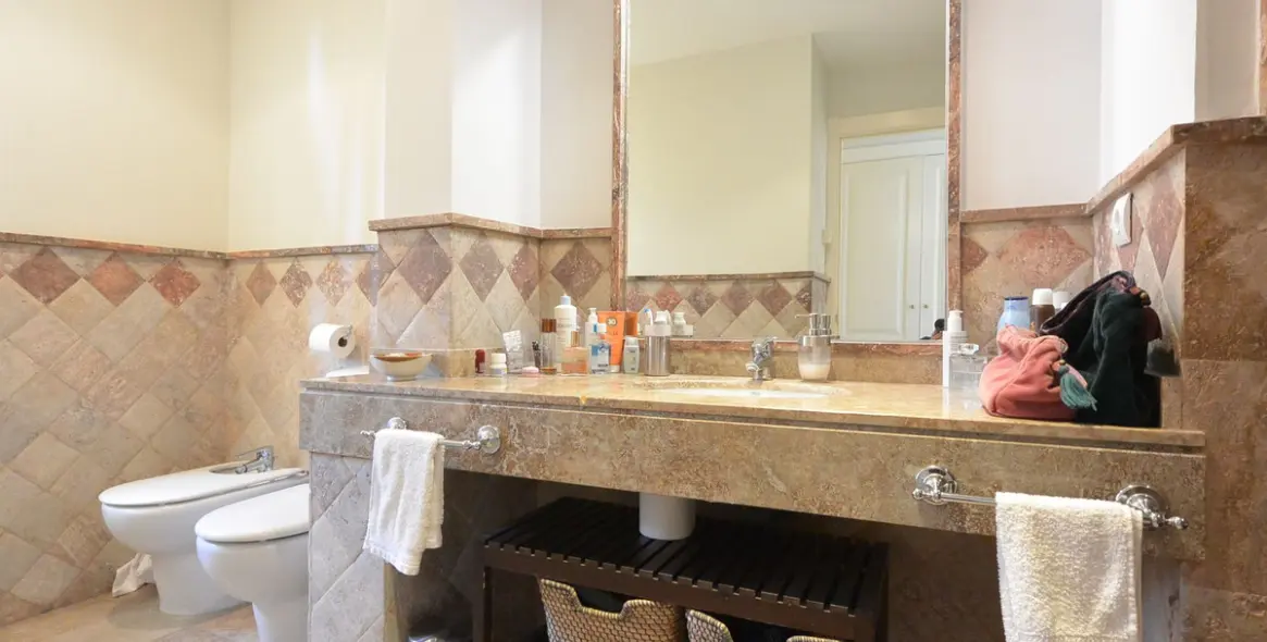 Short-term rent of middle floor apartment in The Golden Mile 13