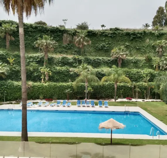 Short-term rent of middle floor apartment in Nueva Andalucía