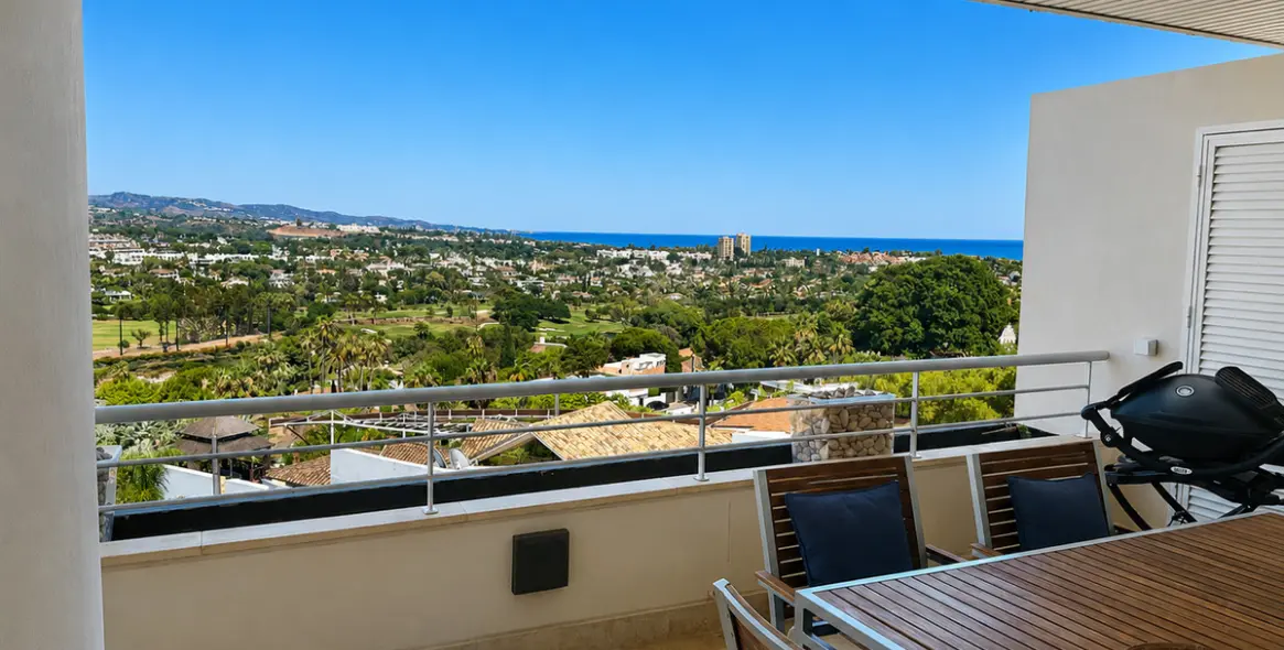 Short-term rent of middle floor apartment in Nueva Andalucía 4
