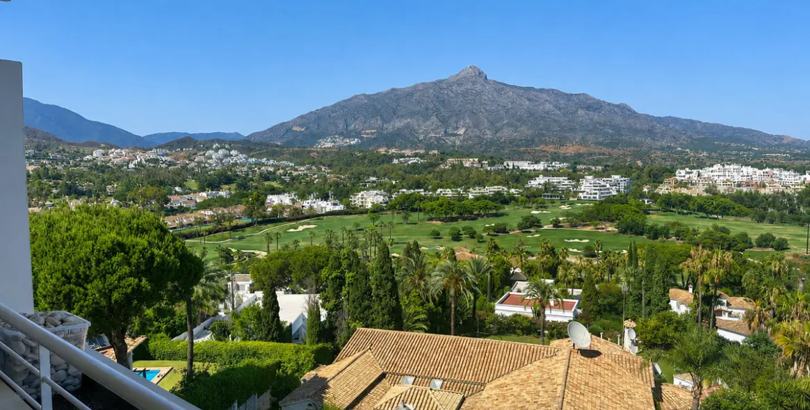 Short-term rent of middle floor apartment in Nueva Andalucía 5