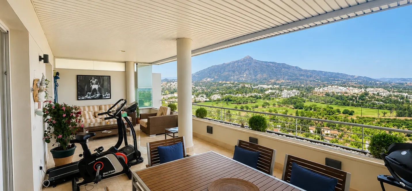Alquiler a corto plazo de apartamento en planta media en Nueva Andalucía 4