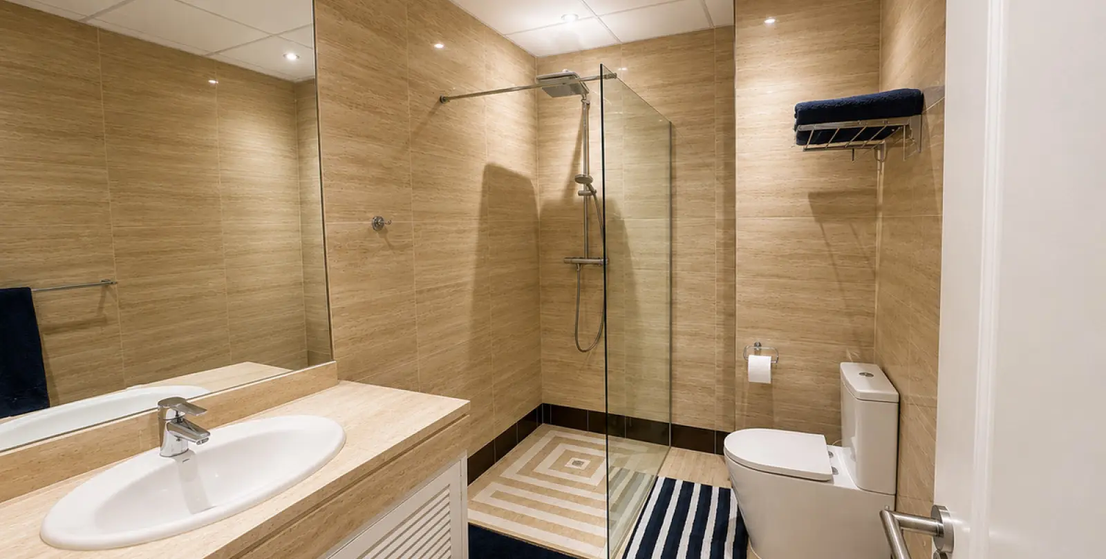 Short-term rent of middle floor apartment in Nueva Andalucía 7