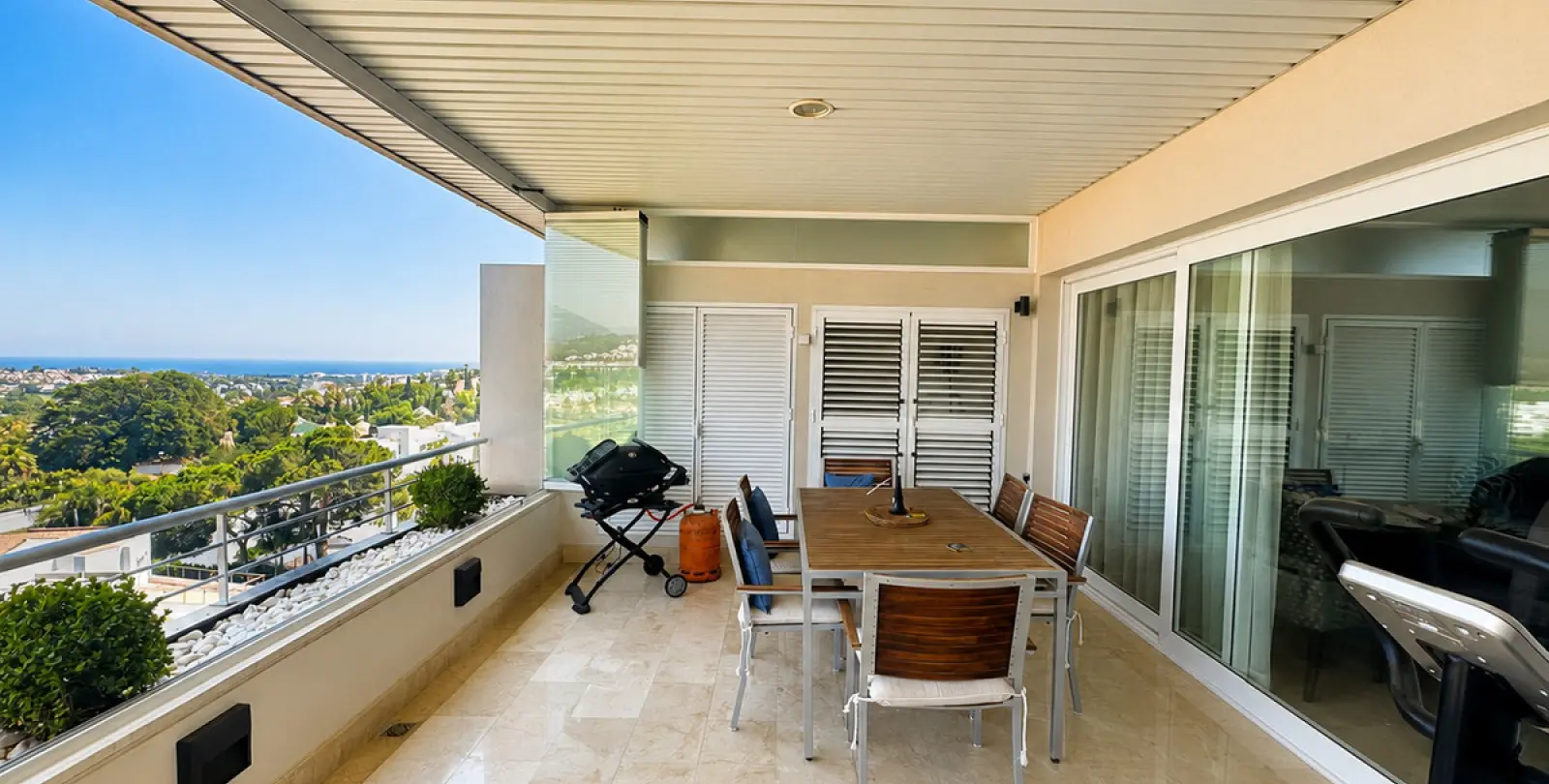 Short-term rent of middle floor apartment in Nueva Andalucía 10