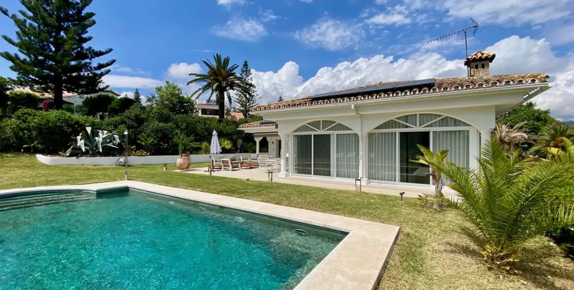 Short-term rent of detached villa in Marbella 14