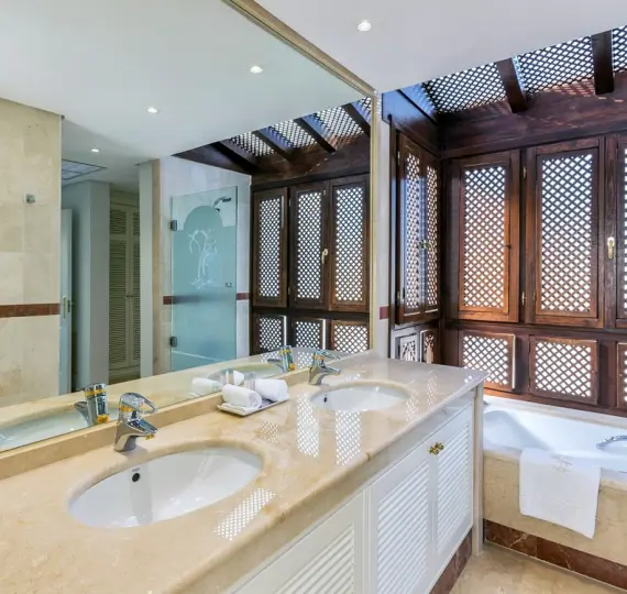 Long-term rent of penthouse in Puerto Banús