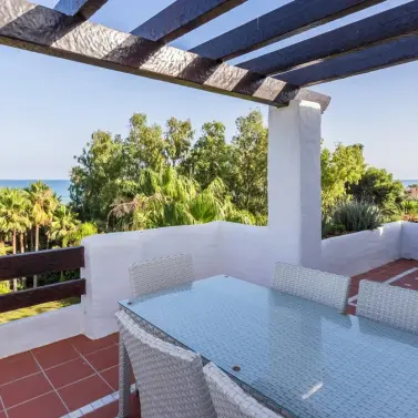 Short-term rent of penthouse duplex in Puerto Banús
