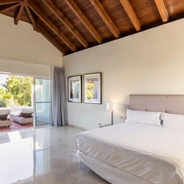 Short-term rent of penthouse duplex in Puerto Banús