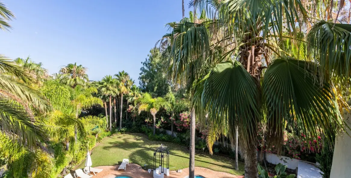Short-term rent of penthouse duplex in Puerto Banús 5