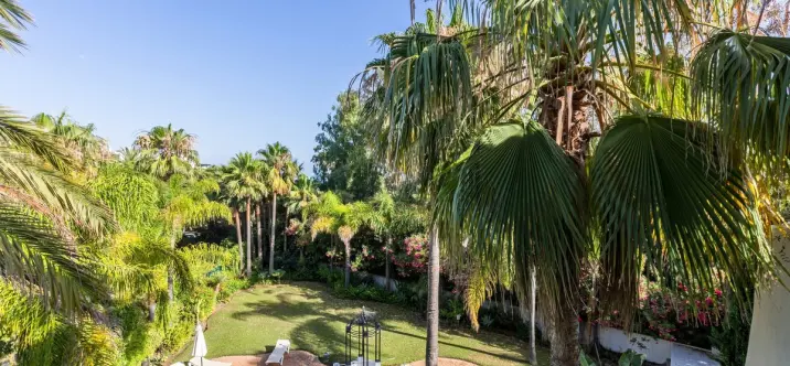 Short-term rent of penthouse duplex in Puerto Banús 4