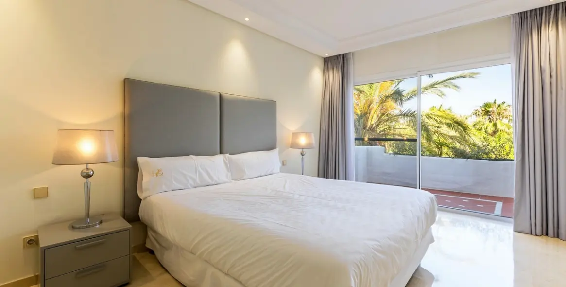 Short-term rent of penthouse duplex in Puerto Banús 9