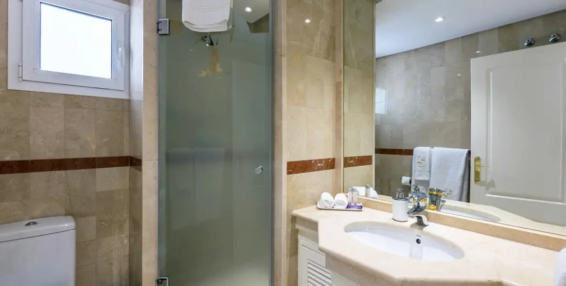 Short-term rent of penthouse duplex in Puerto Banús 12