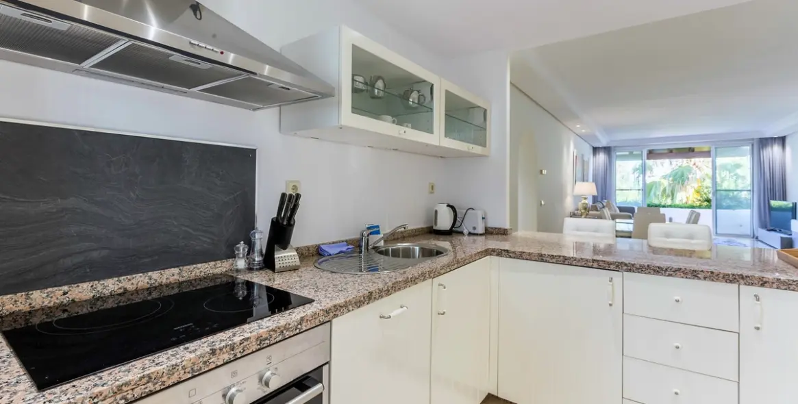 Short-term rent of penthouse duplex in Puerto Banús 13