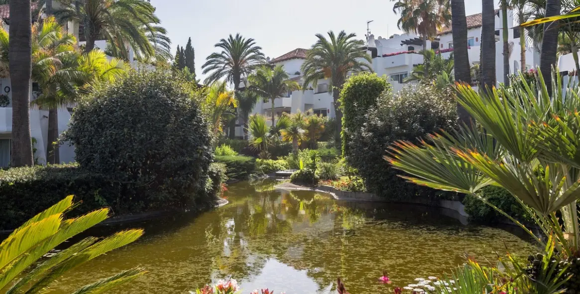Short-term rent of penthouse duplex in Puerto Banús 18