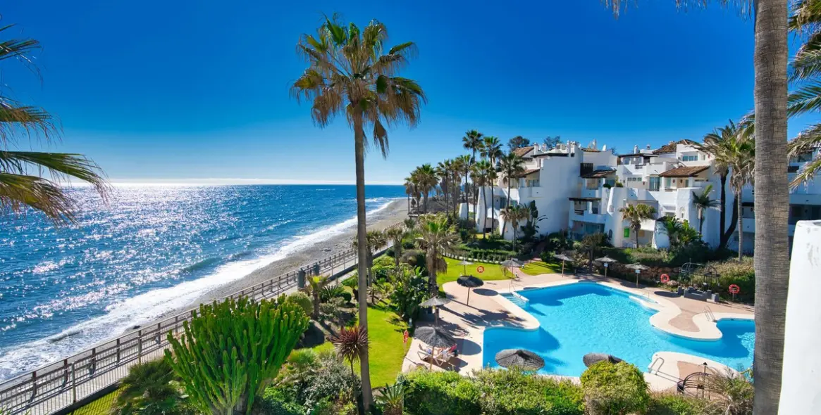 Short-term rent of penthouse duplex in Puerto Banús 27