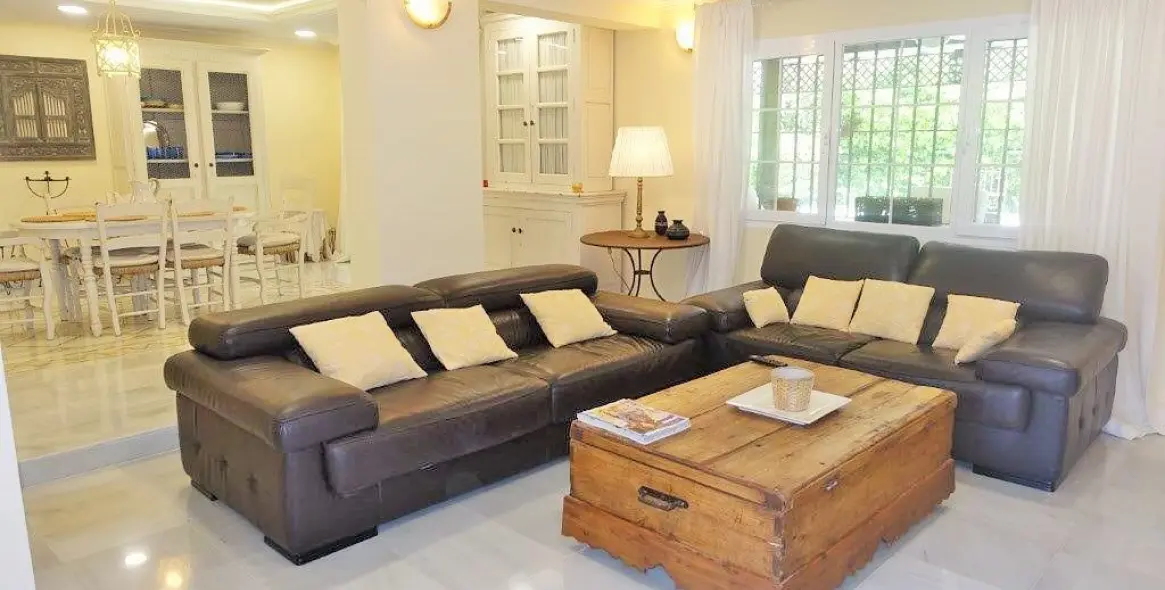 Long-term rent of detached villa in Nueva Andalucía 2