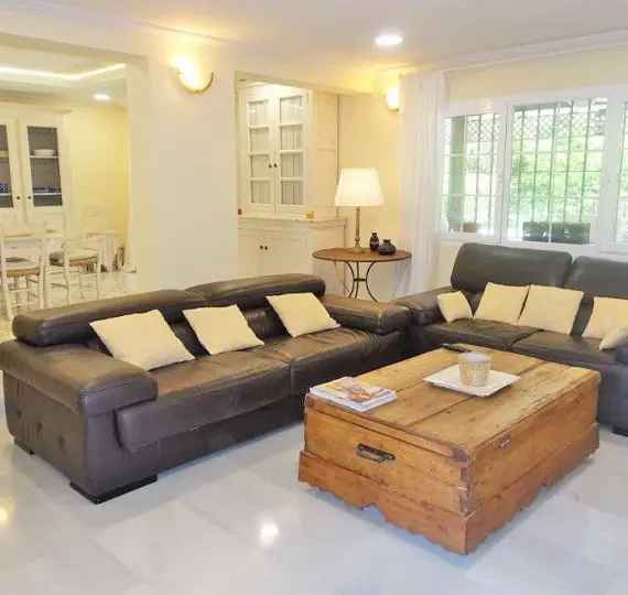 Long-term rent of detached villa in Nueva Andalucía