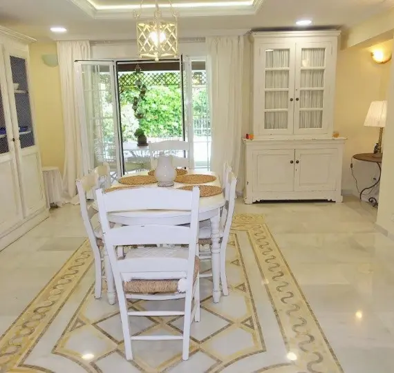 Long-term rent of detached villa in Nueva Andalucía