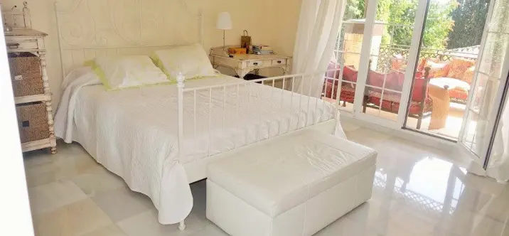 Long-term rent of detached villa in Nueva Andalucía 4